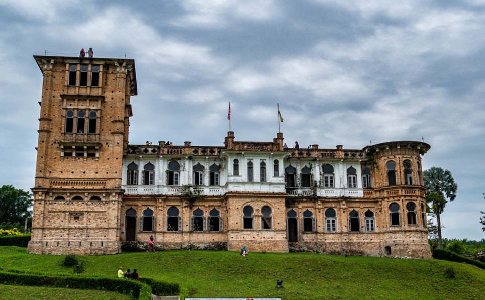 Nature et Culture à la Croisée des Chemins : Les Paysages Envoûtants et les Vestiges Historiques d’Ipoh