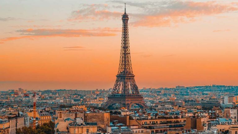 Vacances de luxe : adoptez l’élégance à la française dans les hôtels parisiens