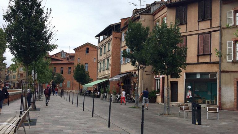 Le Guide des Cafés et Pâtisseries à Toulouse : Où Déguster les Délices Locaux